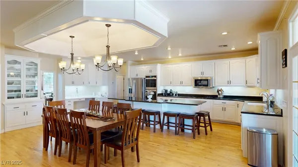 $1,180,000 | 6440 Spanish Garden Court, Las Vegas, NV 89110