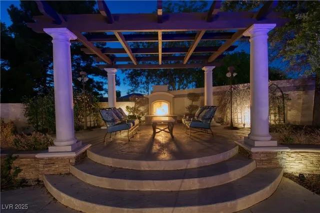$1,190,000 | 6440 Spanish Garden Court, Las Vegas, NV 89110