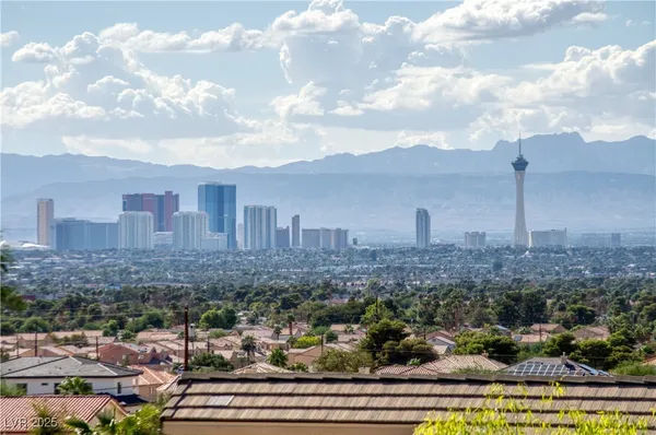 $1,180,000 | 6440 Spanish Garden Court, Las Vegas, NV 89110