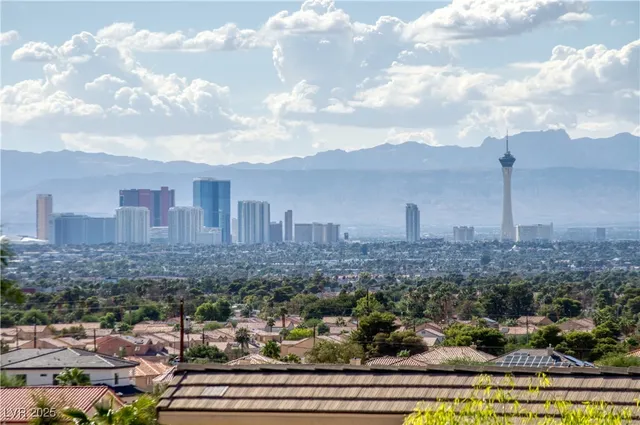 $1,190,000 | 6440 Spanish Garden Court, Las Vegas, NV 89110