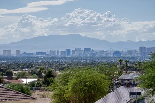 $1,190,000 | 6440 Spanish Garden Court, Las Vegas, NV 89110