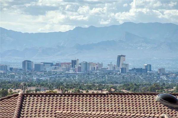 $1,180,000 | 6440 Spanish Garden Court, Las Vegas, NV 89110