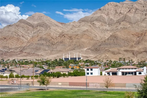 $1,180,000 | 6440 Spanish Garden Court, Las Vegas, NV 89110