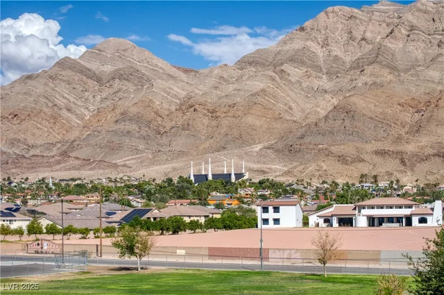 $1,190,000 | 6440 Spanish Garden Court, Las Vegas, NV 89110