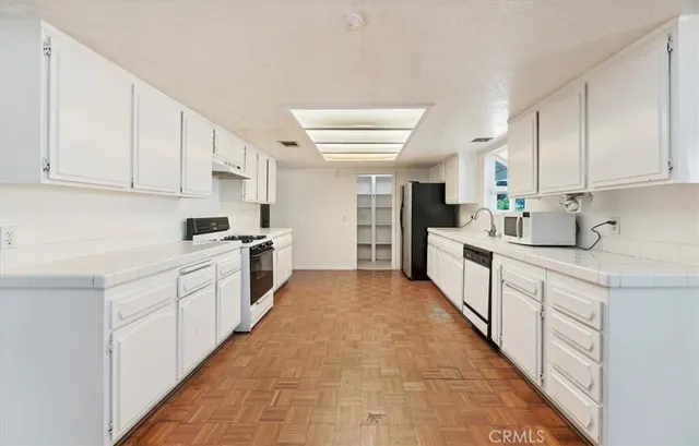 $1,925,000 | 8853 Dufferin Avenue, Riverside, CA 92504