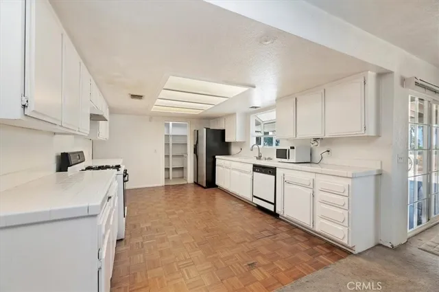 $1,925,000 | 8853 Dufferin Avenue, Riverside, CA 92504