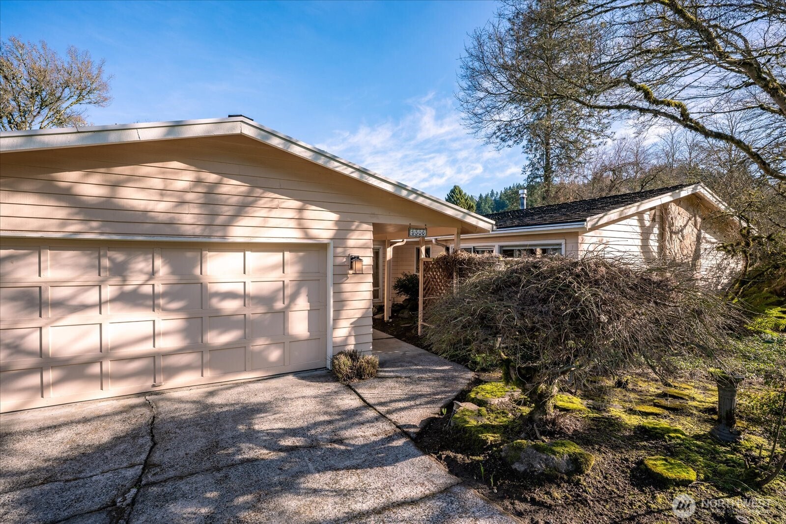 9506 Valhalla Way Bothell, WA 98011 - Photo 2 of 39 Gallery Image 2