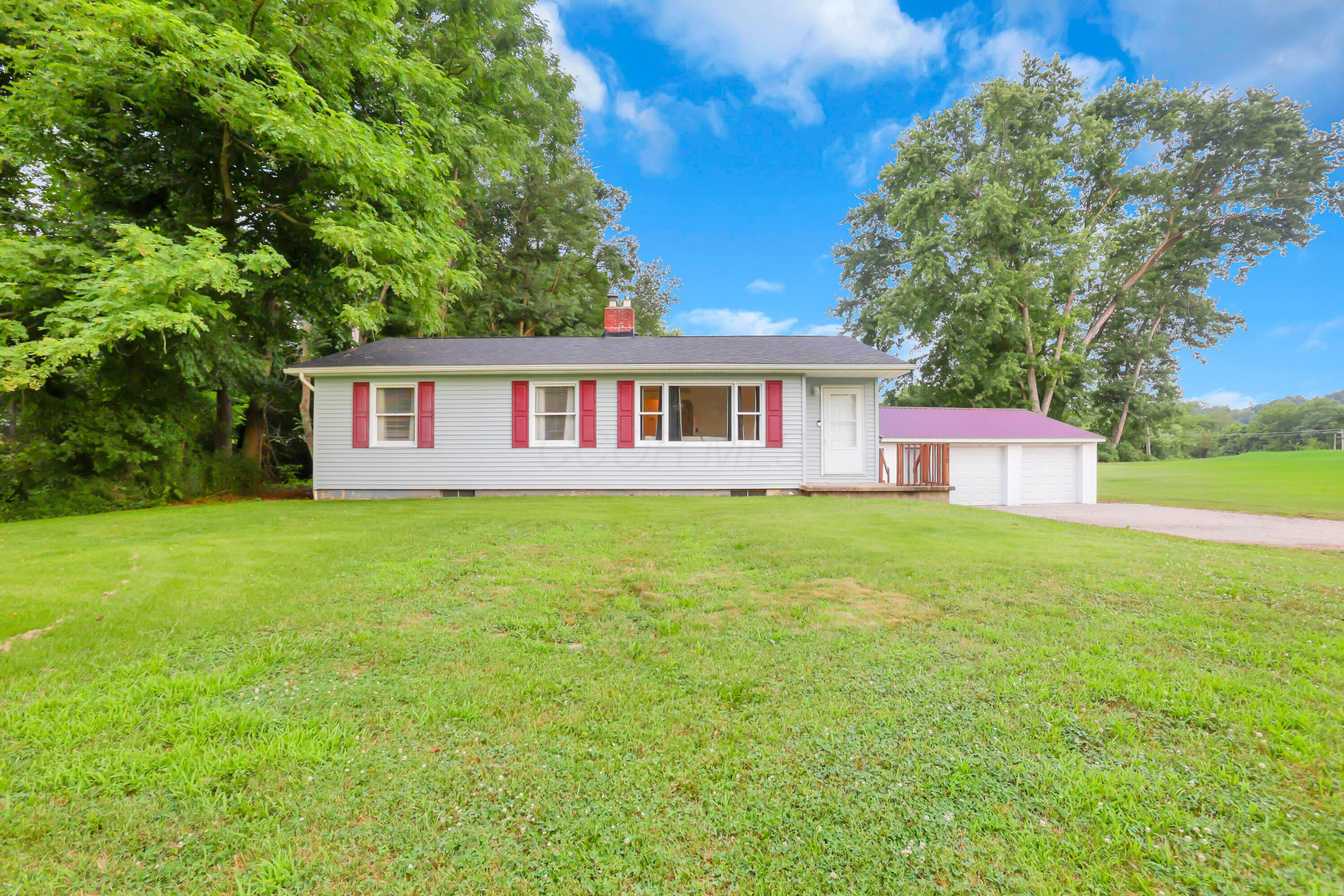 930 Lake Road Southeast Lancaster, OH 43130 - Photo 2 of 51 2-print-0D3A1231