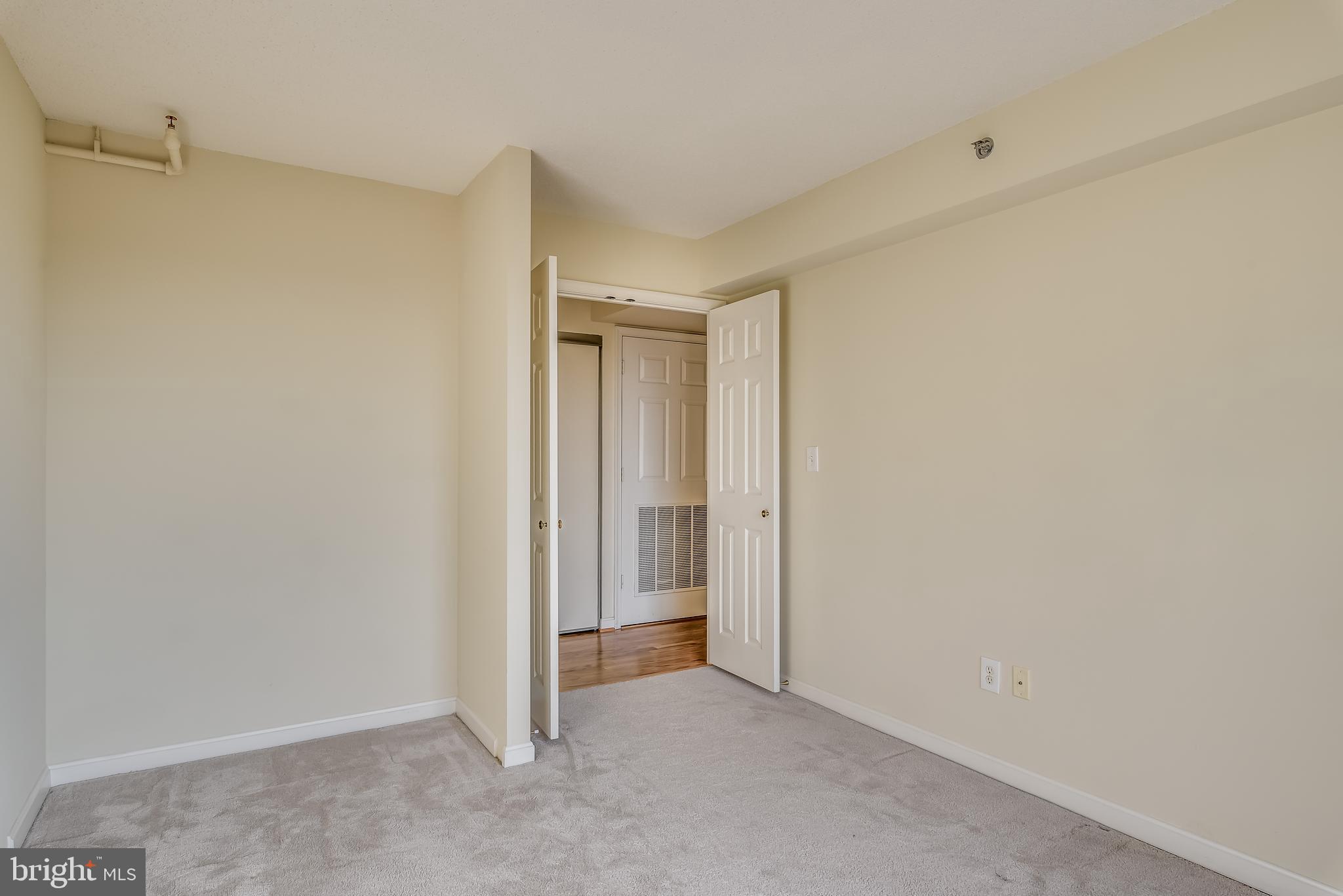 19385 Cypress Ridge Terrace, Unit 801 Leesburg, VA 20176 - Photo 17 of 21 Bedroom