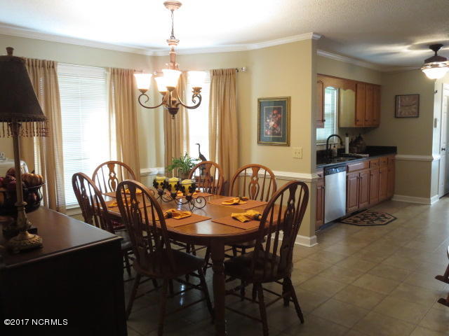 655 Welcome School Road Autryville, NC 28318 - Photo 11 of 31 dining 2
