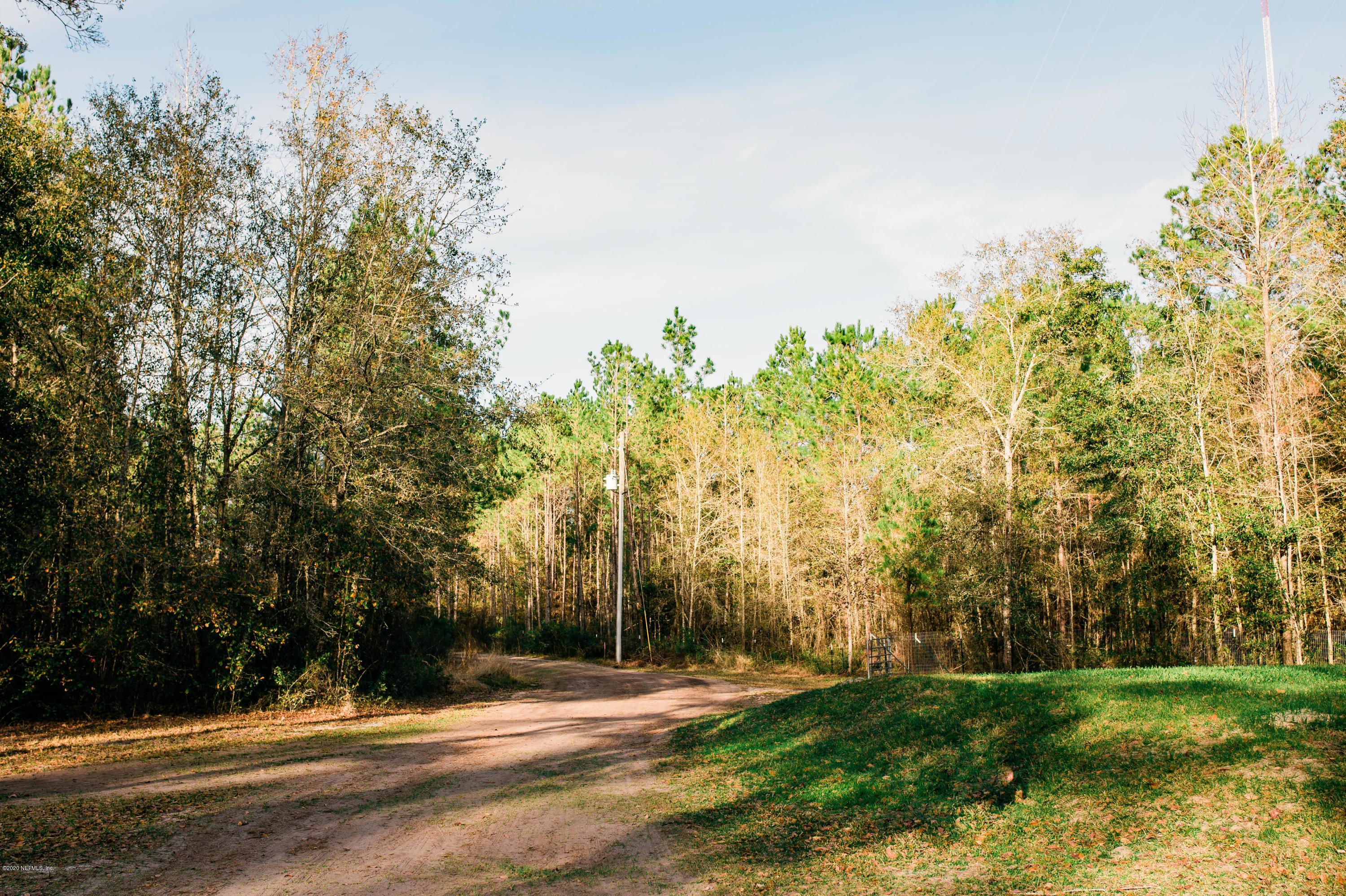1201 Boyd Road Bryceville, FL 32009 - Photo 14 of 16 Driveway