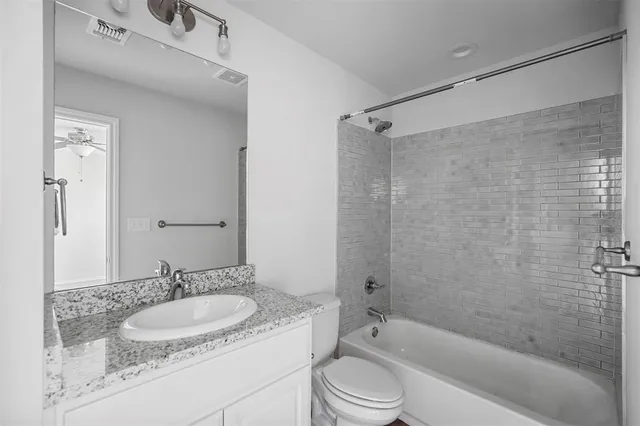 $1,300 | 507 West Walker Street, Unit 509, Denison, TX 75020