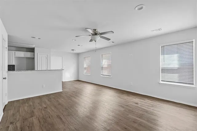 $1,300 | 507 West Walker Street, Unit 509, Denison, TX 75020