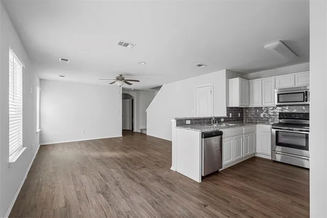 $1,300 | 507 West Walker Street, Unit 509, Denison, TX 75020