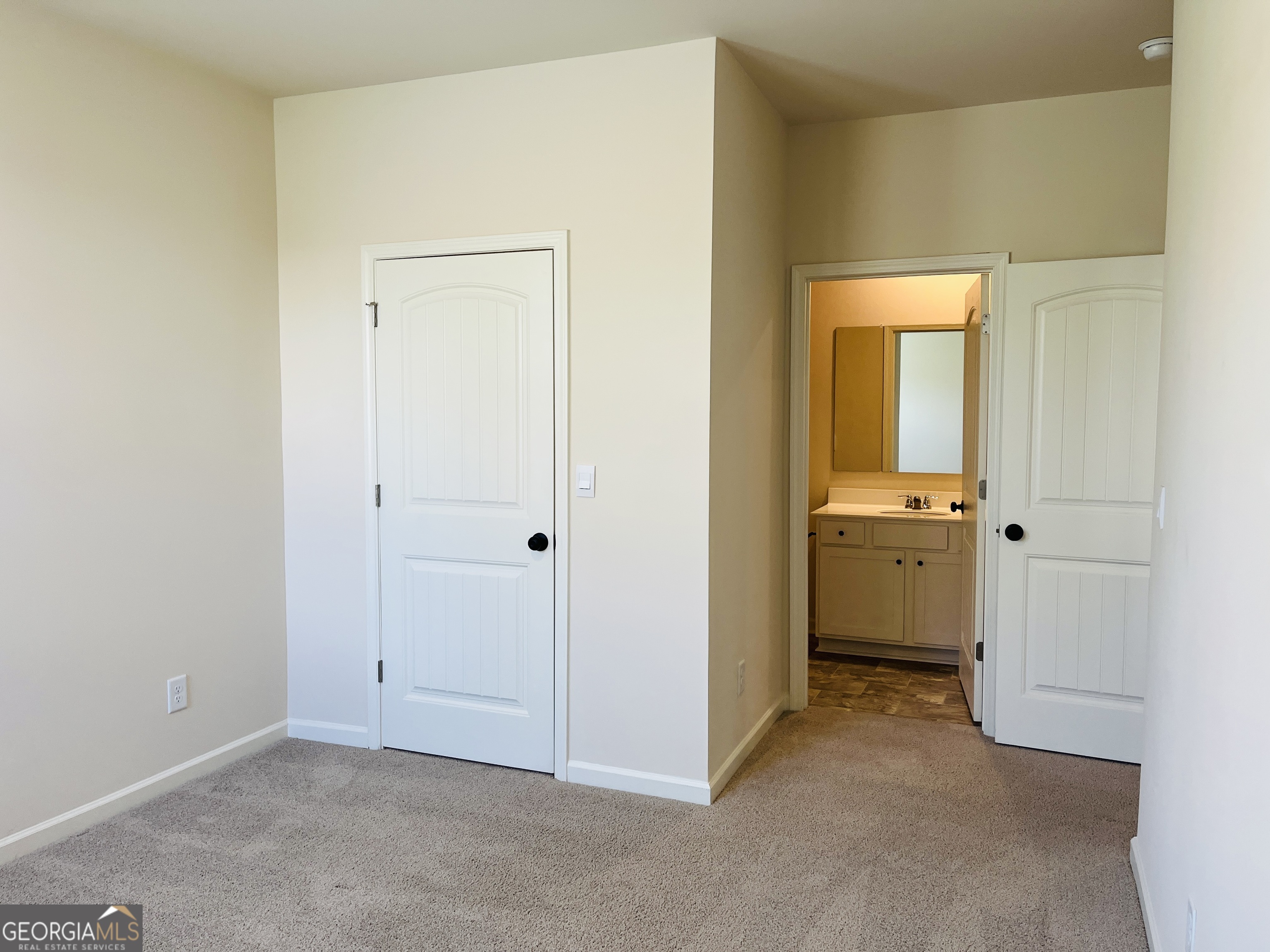 910 Sly Fox Run Fairburn, GA 30213 - Photo 17 of 46 a view of a room with utility room