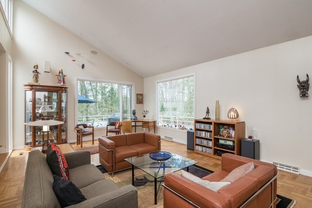 43 Morgan Circle Amherst, MA 01002 - Photo 12 of 42
