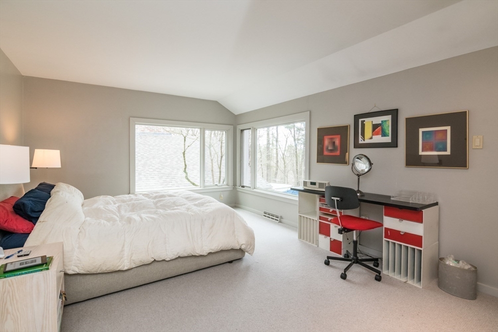 43 Morgan Circle Amherst, MA 01002 - Photo 27 of 42