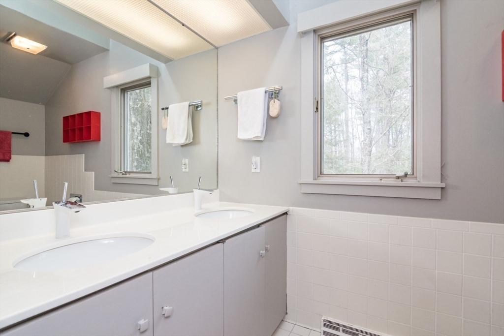 43 Morgan Circle Amherst, MA 01002 - Photo 29 of 42
