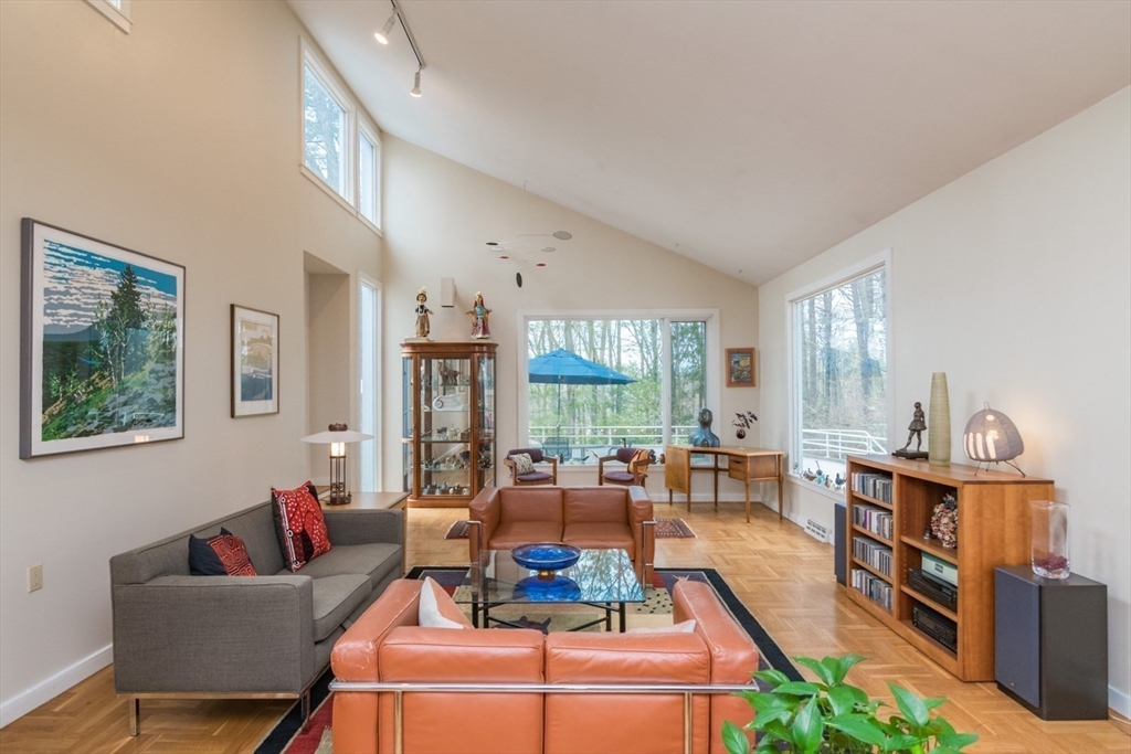 43 Morgan Circle Amherst, MA 01002 - Photo 8 of 42