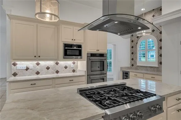 $950,000 | 604 Northwoods Drive, Abita Springs, LA 70420
