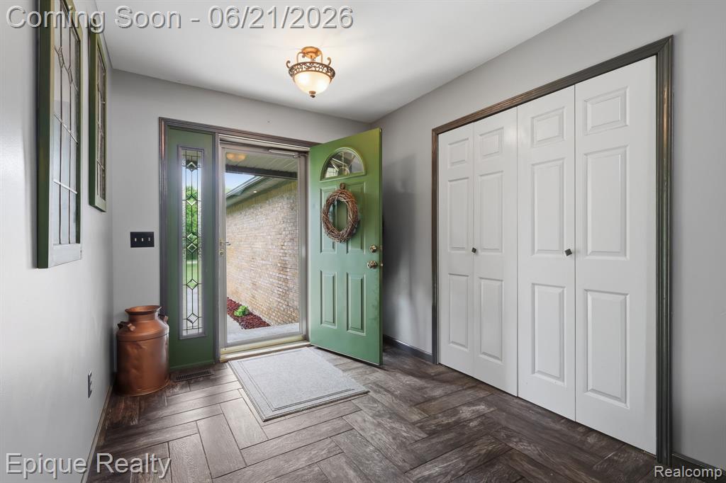 2348 Rochester Road Leonard, MI 48367 - Photo 5 of 31