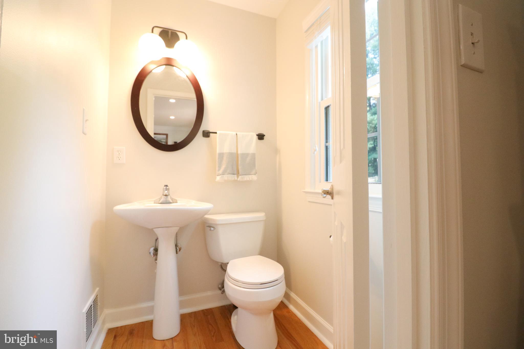 9320 Winbourne Road Burke, VA 22015 - Photo 16 of 55 Main level powder room.