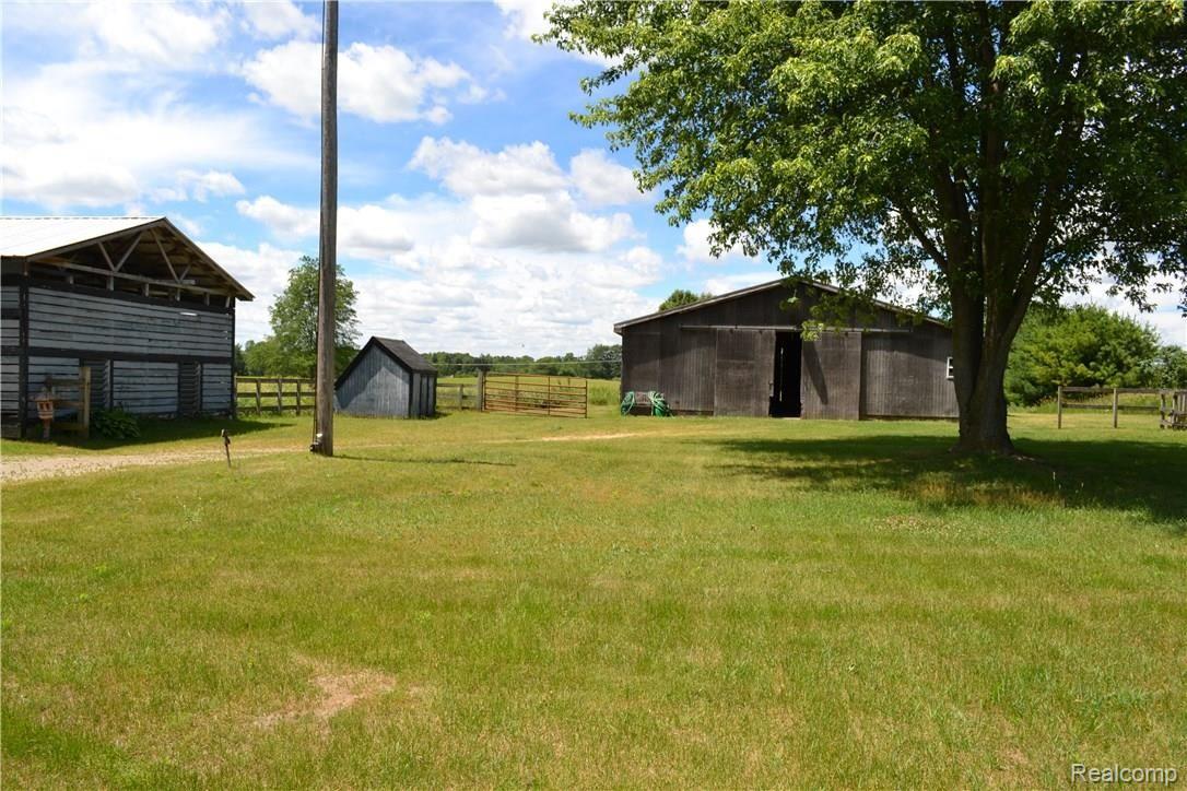 5800 Pingree Road Howell, MI 48843 - Photo 17 of 17 DSC_0036.JPG