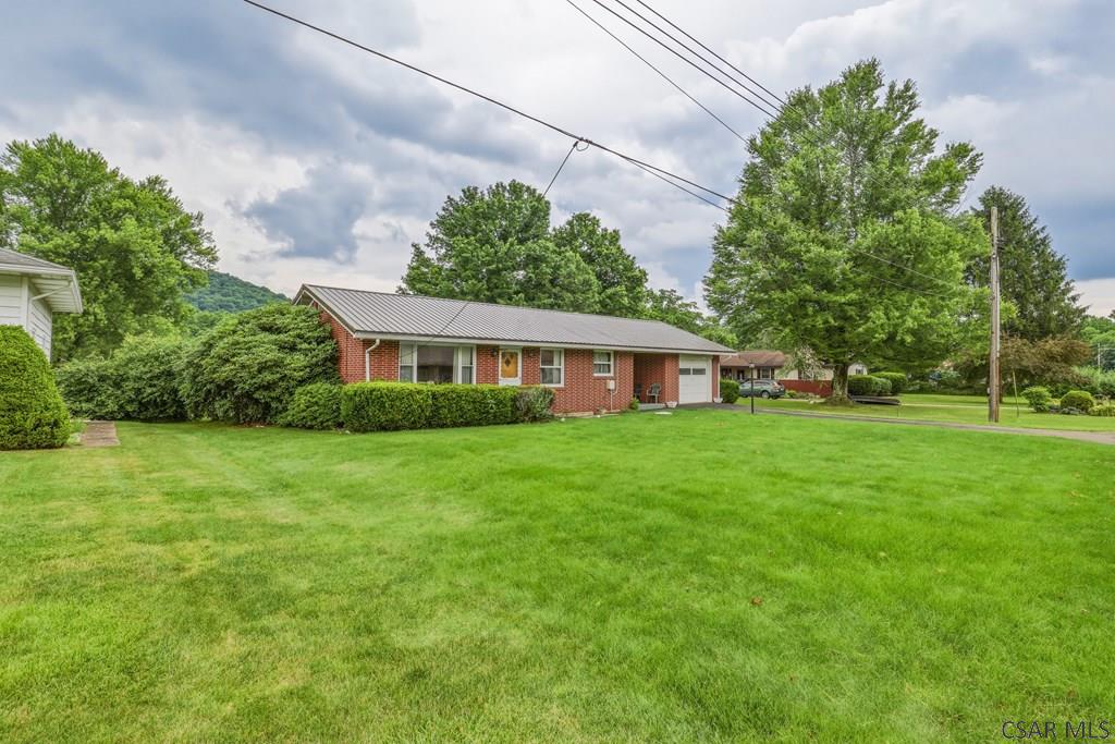 843 Williams Street Confluence, PA 15424 - Photo 2 of 31