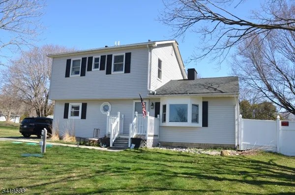 $350,000 | 8 Millbrook Road, Washington, NJ 07882