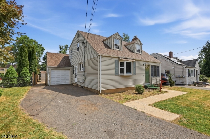 641 Greenbrook Road North Plainfield, NJ 07063 - Photo 3 of 36