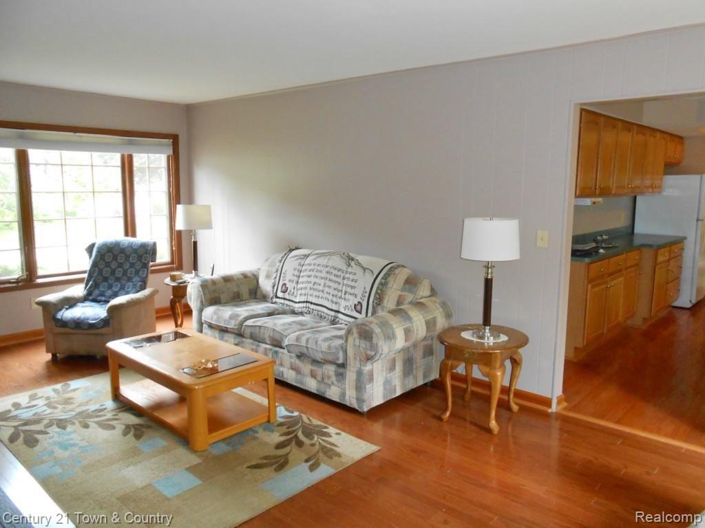 2408 Chalet Drive Rochester, MI 48309 - Photo 25 of 49 Fam Rm 6.jpg