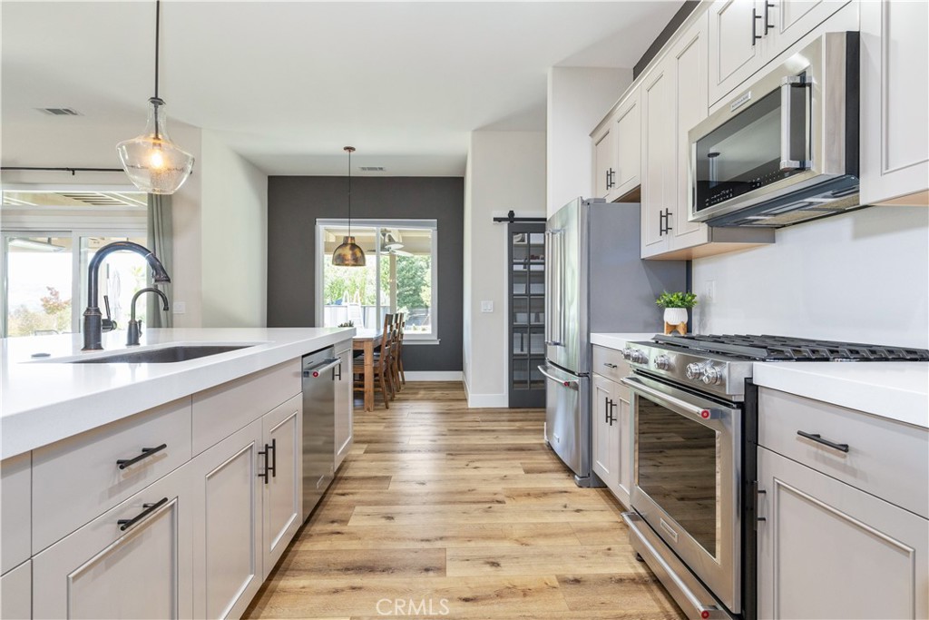 1613 Via Flora Paso Robles, CA 93446 - Photo 11 of 44