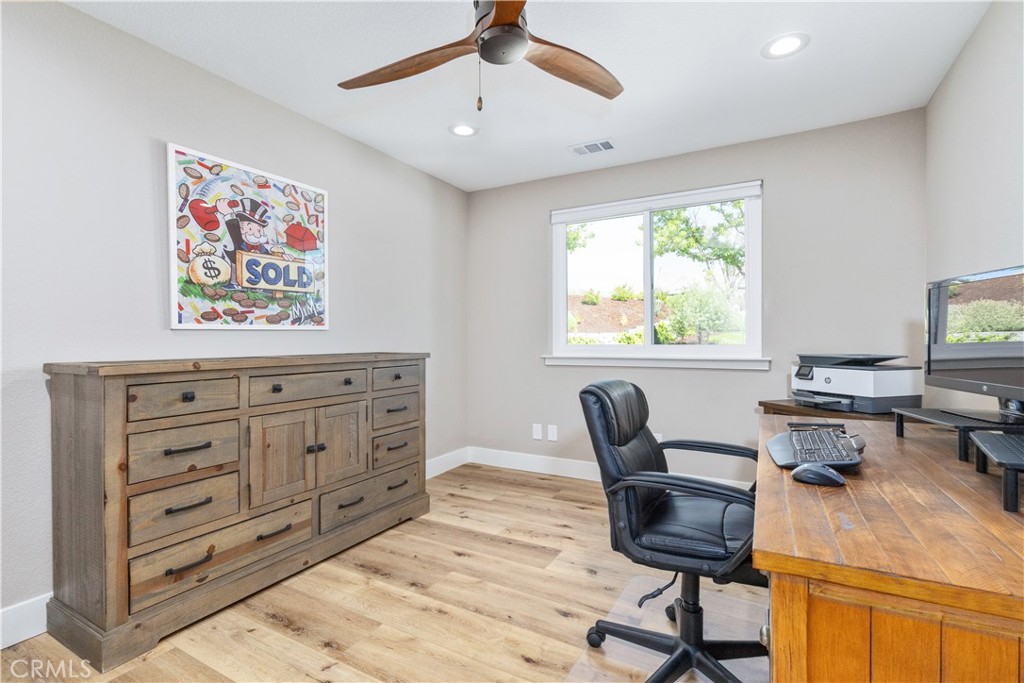 1613 Via Flora Paso Robles, CA 93446 - Photo 19 of 44