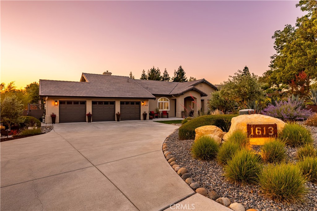 1613 Via Flora Paso Robles, CA 93446 - Photo 2 of 44