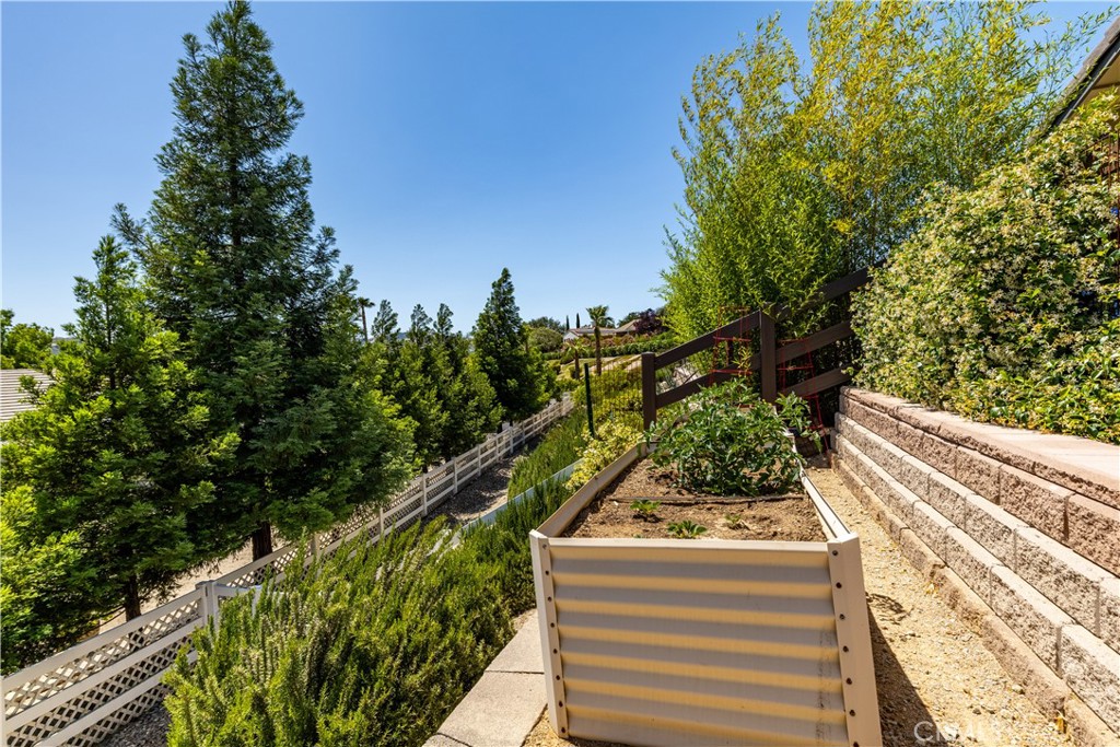 1613 Via Flora Paso Robles, CA 93446 - Photo 42 of 44