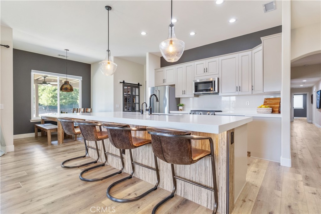 1613 Via Flora Paso Robles, CA 93446 - Photo 8 of 44