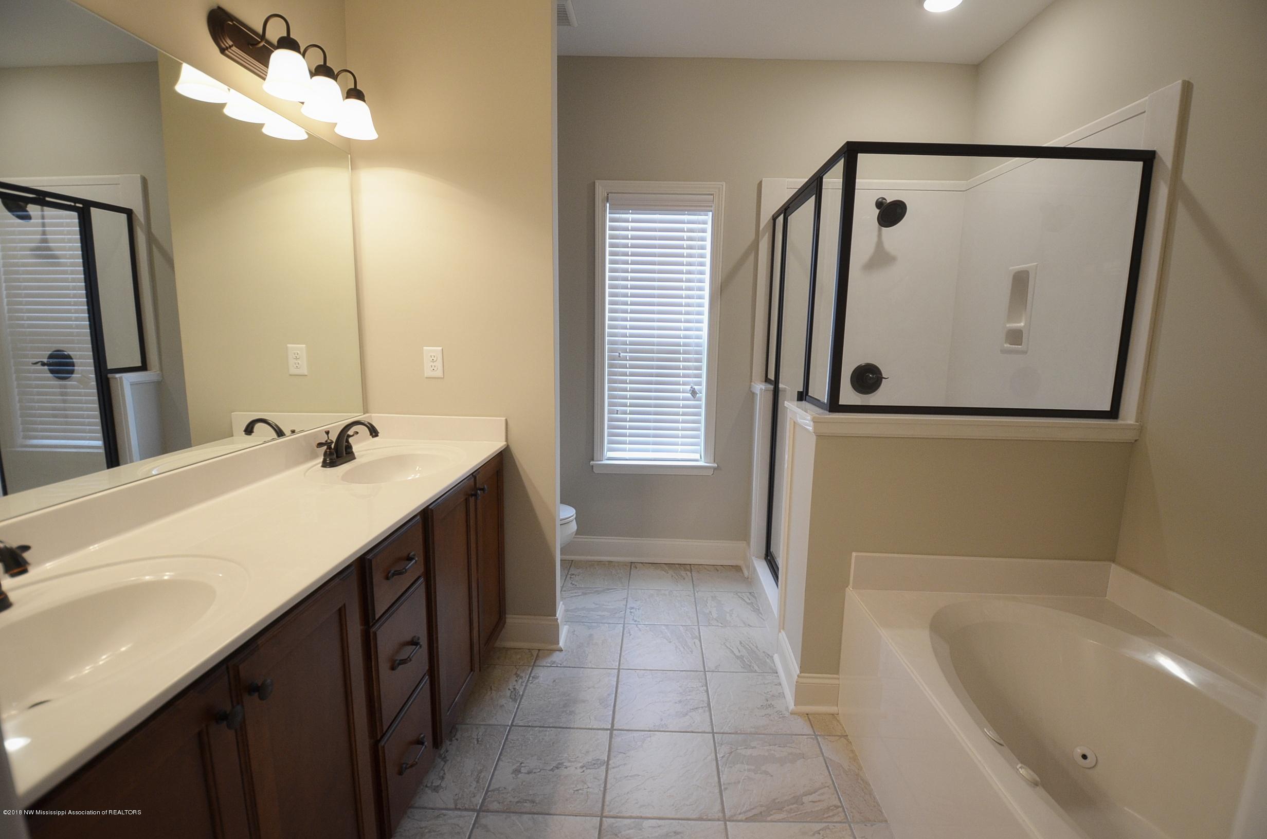 3050 Logan's Loop Hernando, MS 38632 - Photo 12 of 19 Master bath