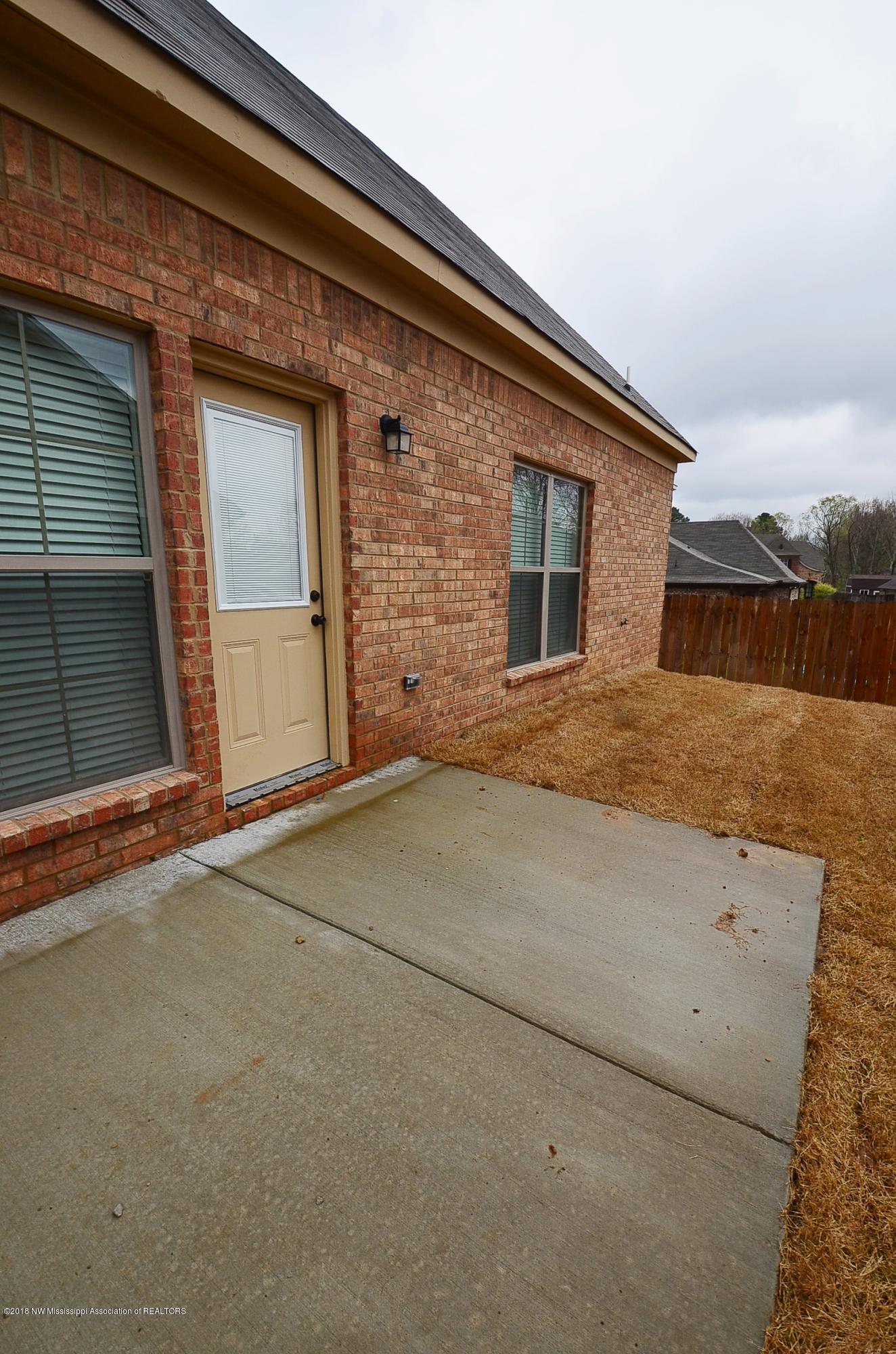 3050 Logan's Loop Hernando, MS 38632 - Photo 17 of 19 Patio