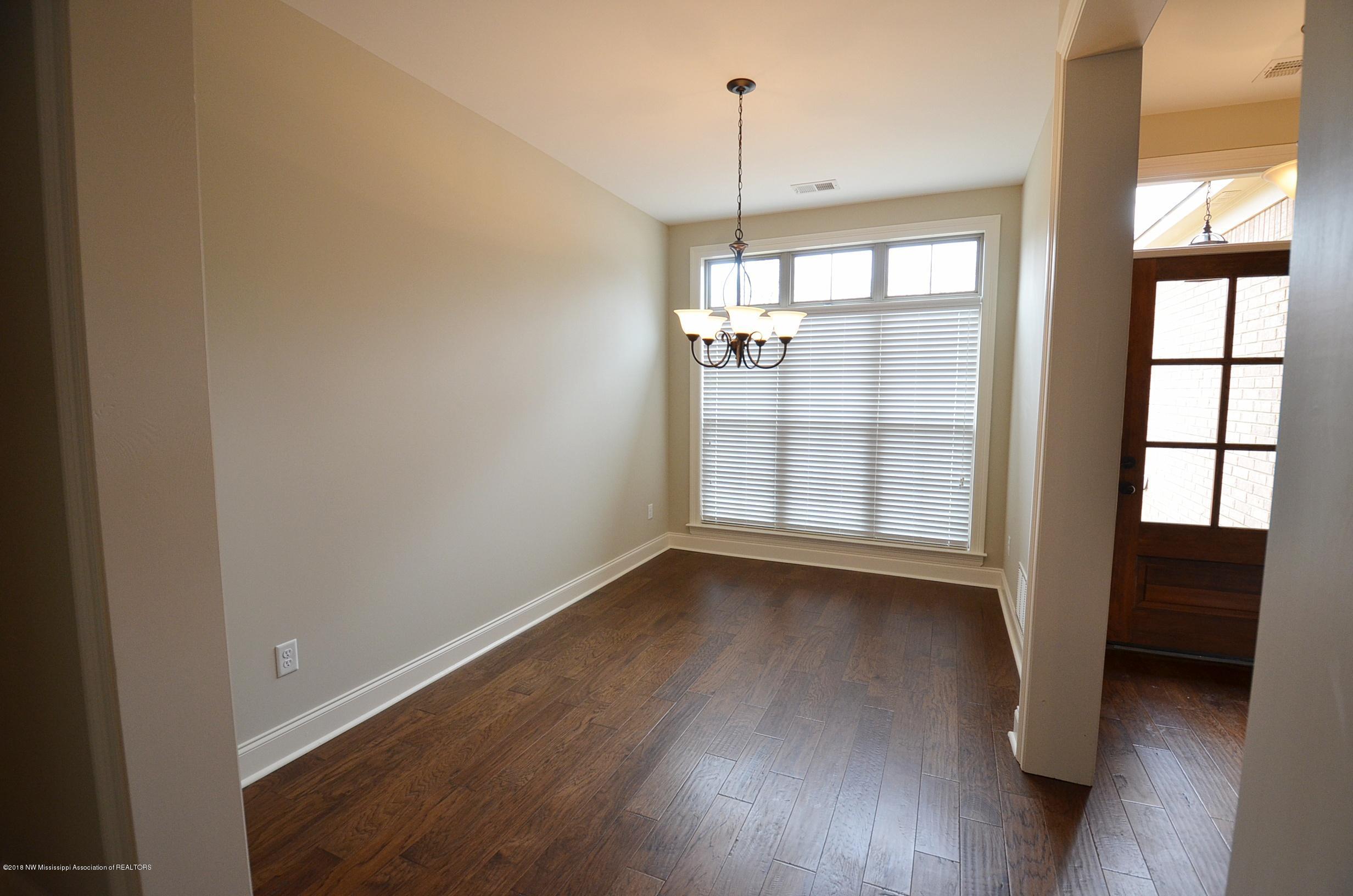 3050 Logan's Loop Hernando, MS 38632 - Photo 3 of 19 Dining room