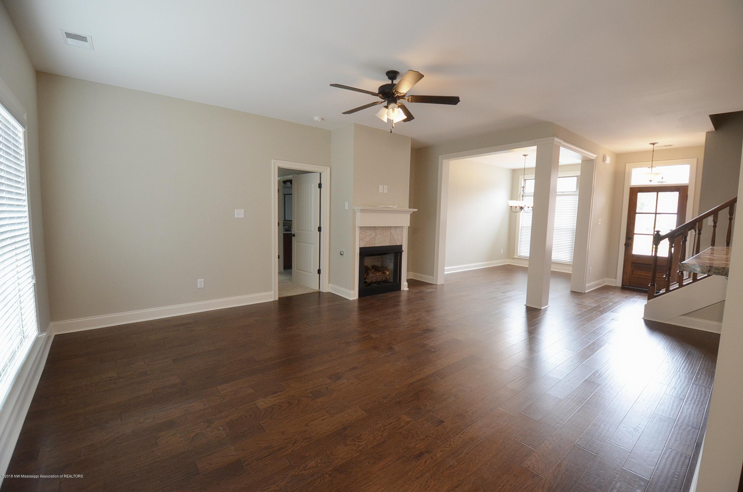 3050 Logan's Loop Hernando, MS 38632 - Photo 4 of 19 Great room and dining