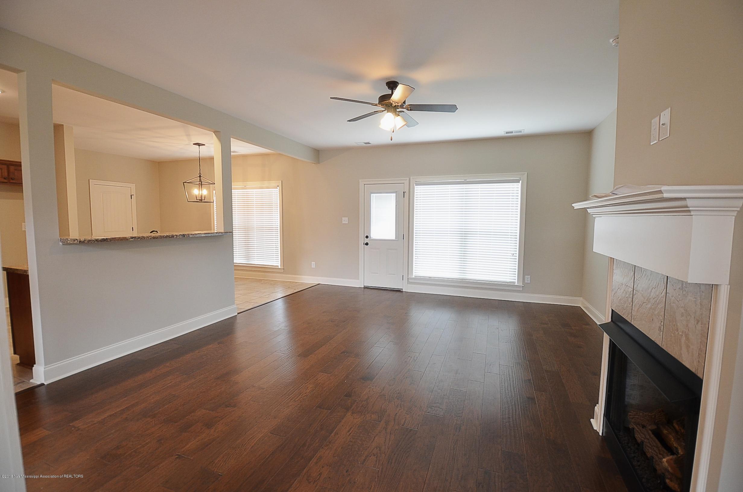 3050 Logan's Loop Hernando, MS 38632 - Photo 5 of 19 Great room