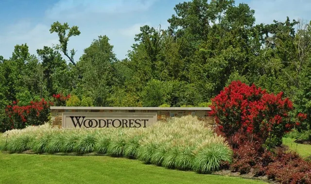 a view of a sign in a yard