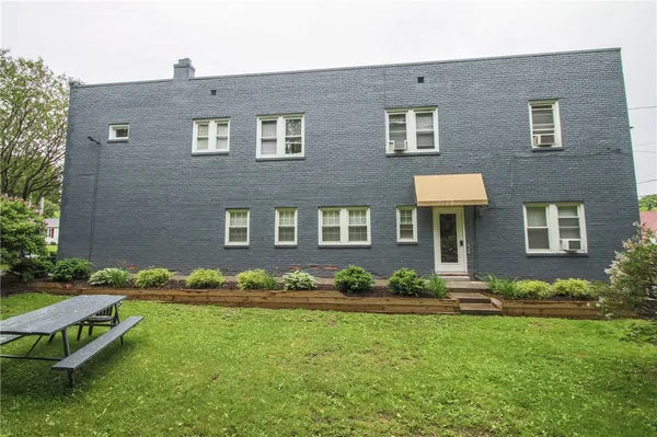 $1,215 | 544 Culver Parkway, Unit 1, Irondequoit, NY 14609
