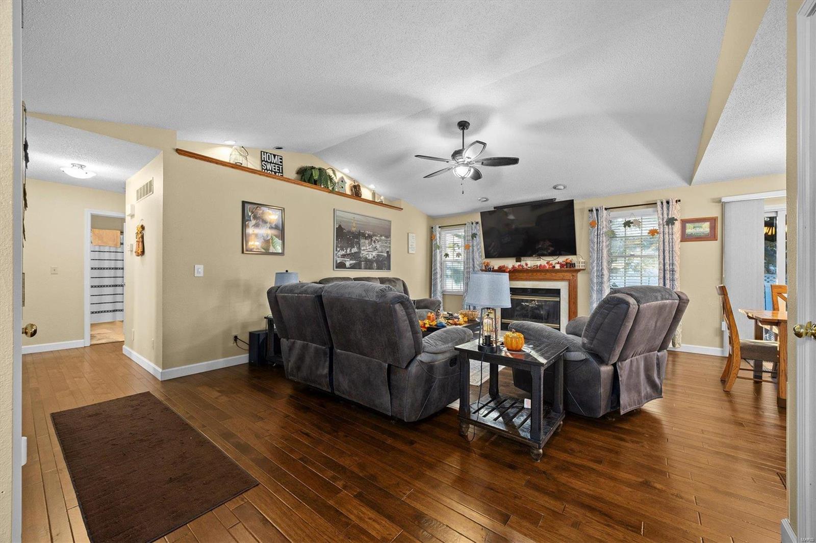 100 Sunset Drive Highland, IL 62249 - Photo 5 of 34 Gallery Image 5