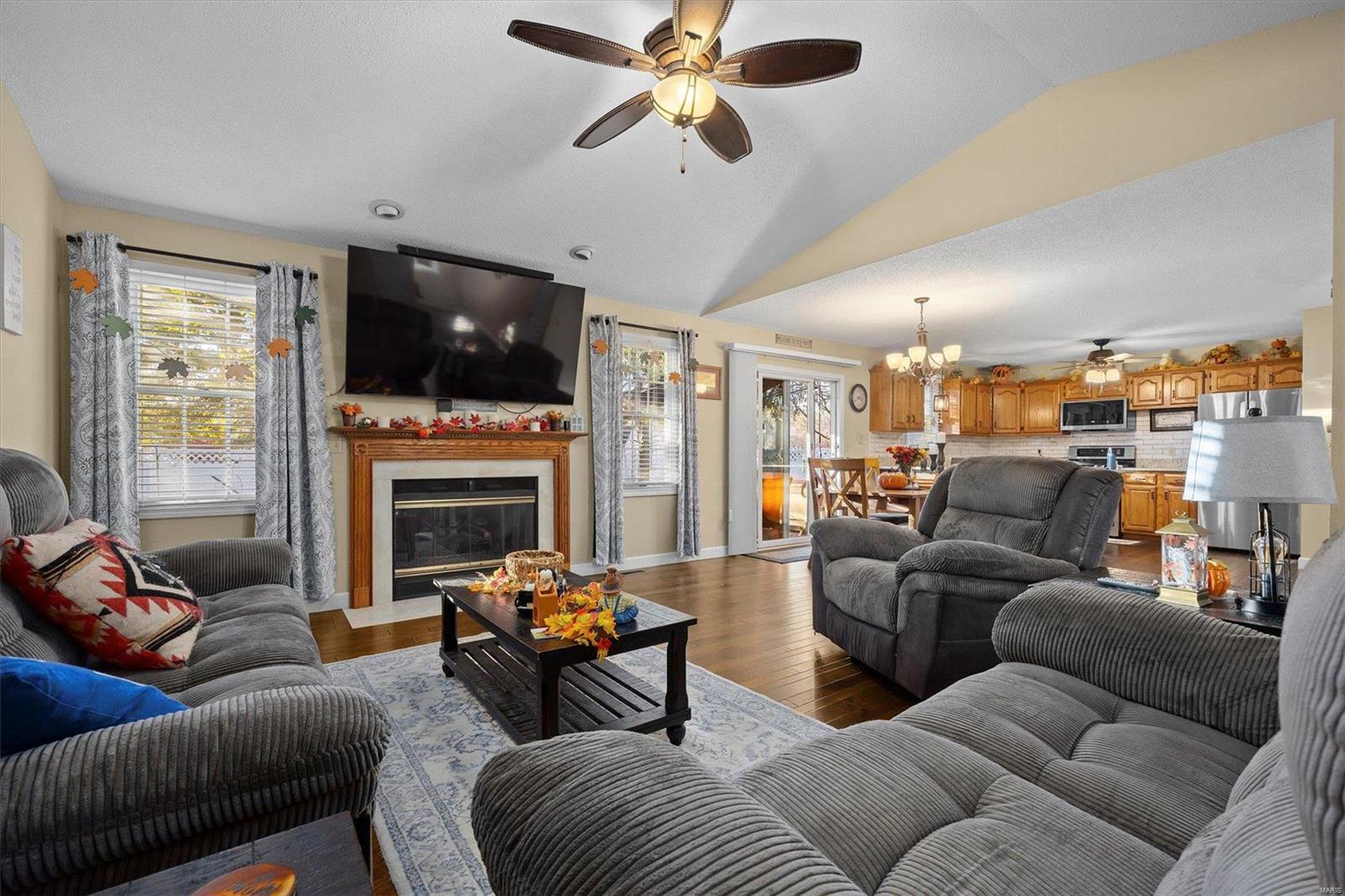 100 Sunset Drive Highland, IL 62249 - Photo 6 of 34 Gallery Image 6
