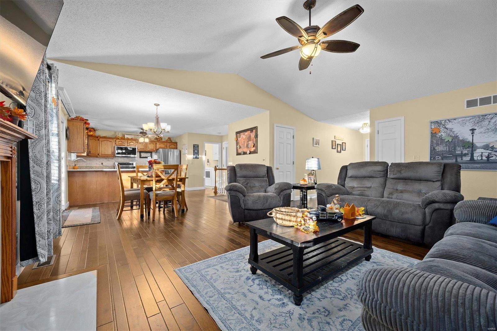 100 Sunset Drive Highland, IL 62249 - Photo 7 of 34 Gallery Image 7