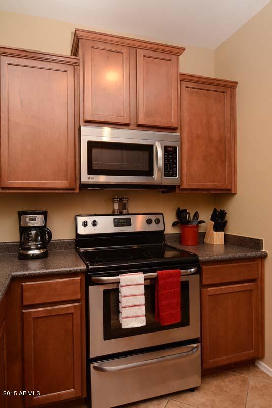 15476 West Redfield Road Surprise, AZ 85379 - Photo 24 of 75 Kitchen-Range