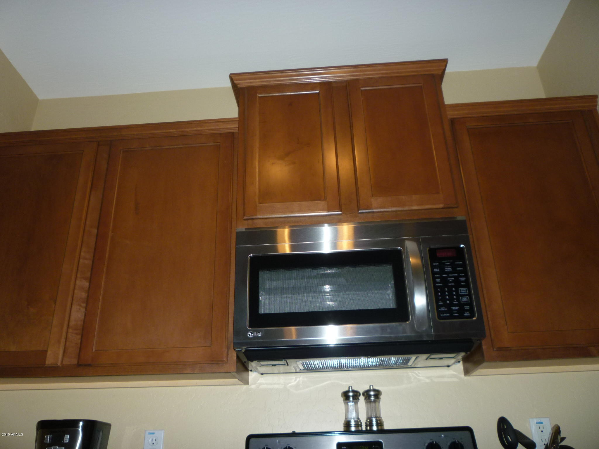 15476 West Redfield Road Surprise, AZ 85379 - Photo 25 of 75 STAGGARED KITCHEN CABINETS