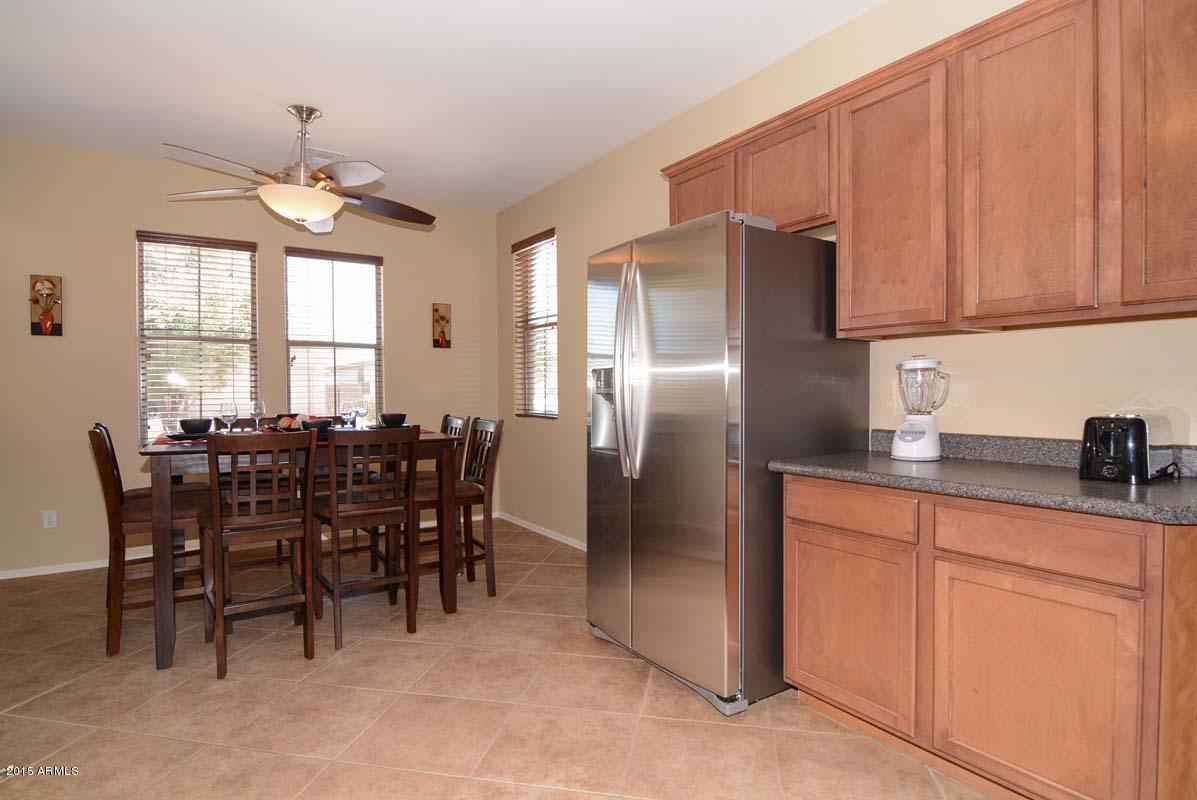 15476 West Redfield Road Surprise, AZ 85379 - Photo 30 of 75 Kitchen-Breakfast room