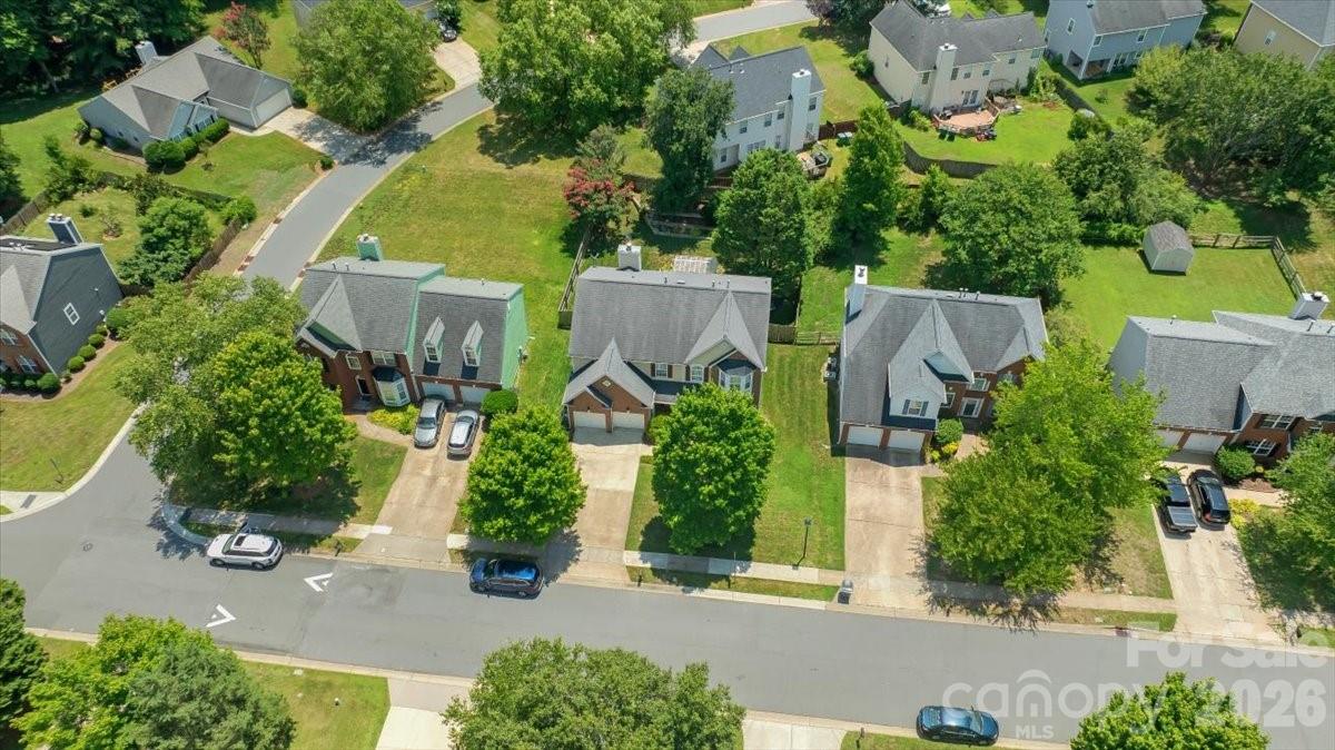 11932 Fox Glen Road Charlotte, NC 28269 - Photo 4 of 32